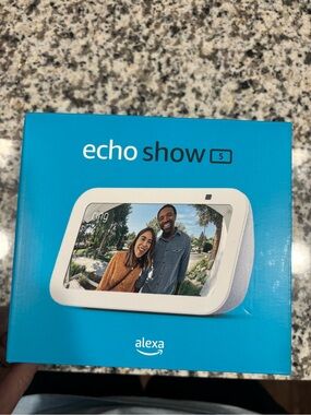 Amazon • Echo Show 5 Smart Display